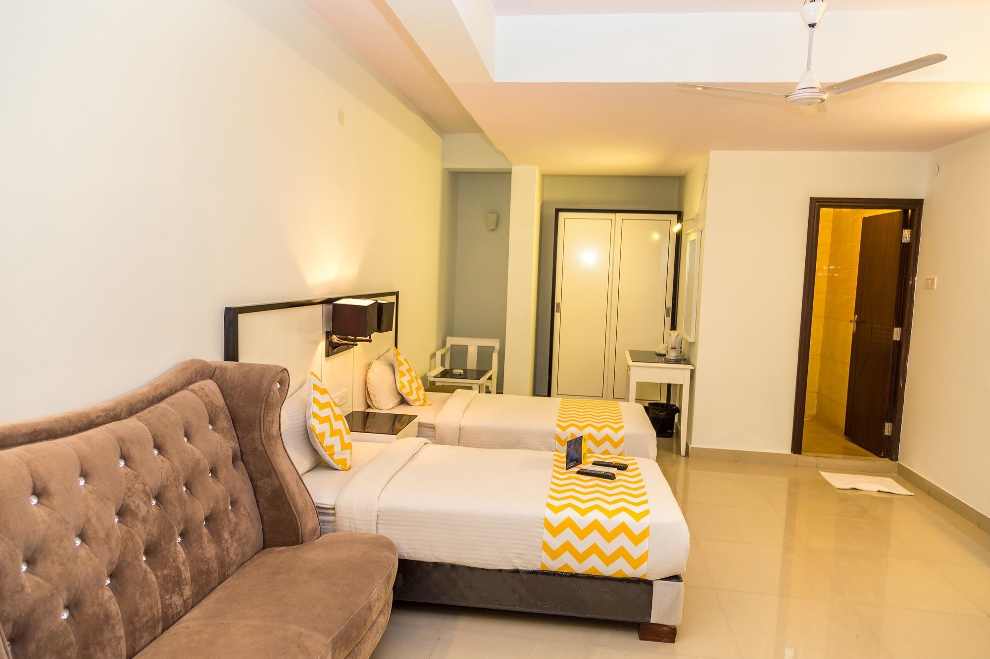 Collection O 29 Church'S Inn Near Cubbon Park Bangalore Esterno foto